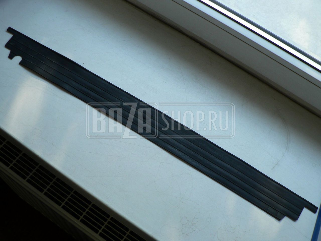 Прокладка надставки двери УАЗ 469, HUNTER (РЕЗИНА)** / 31519-6117052