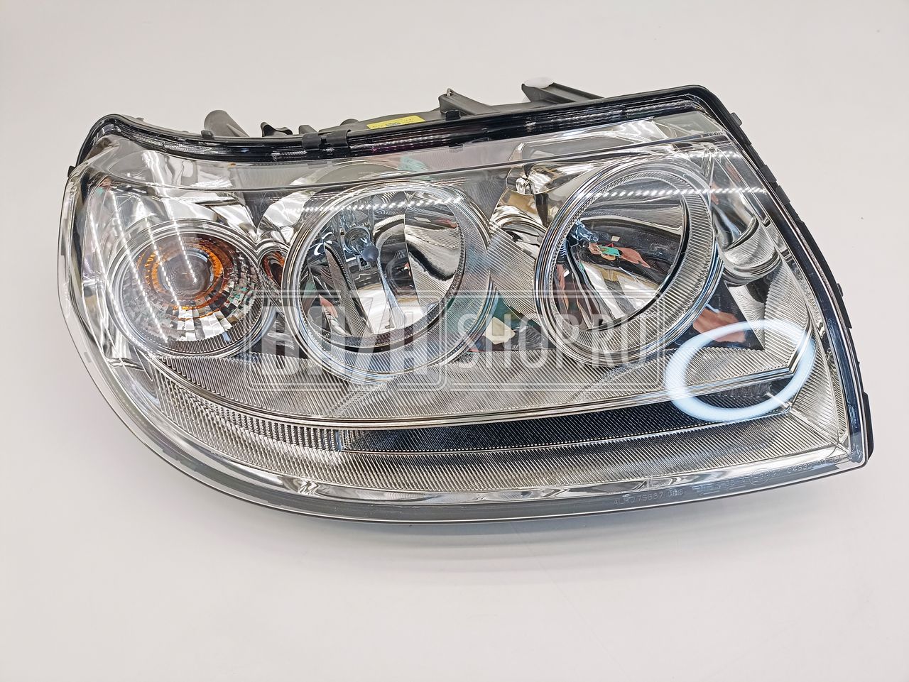 Фара УАЗ PATRIOT 2005-2014 (блок-фара) правая BOSCH (г.Рязань)** / 3163-3711010