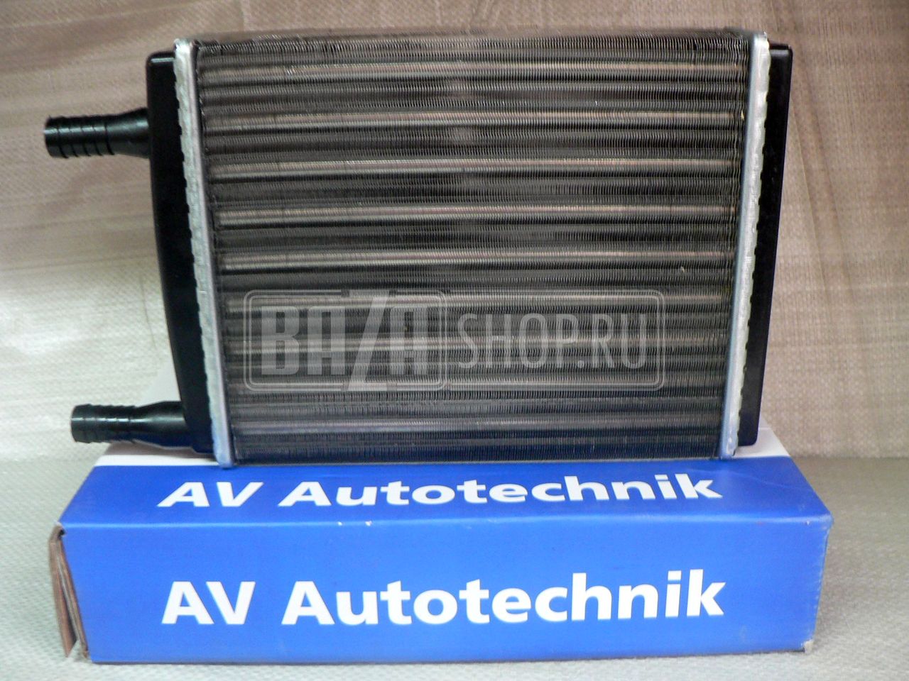 Радиатор отопителя ГАЗ 3302, 2705, 3221 (до 2003 г.) "AV" (Германия) / # 3302-8101010 (FK10008)