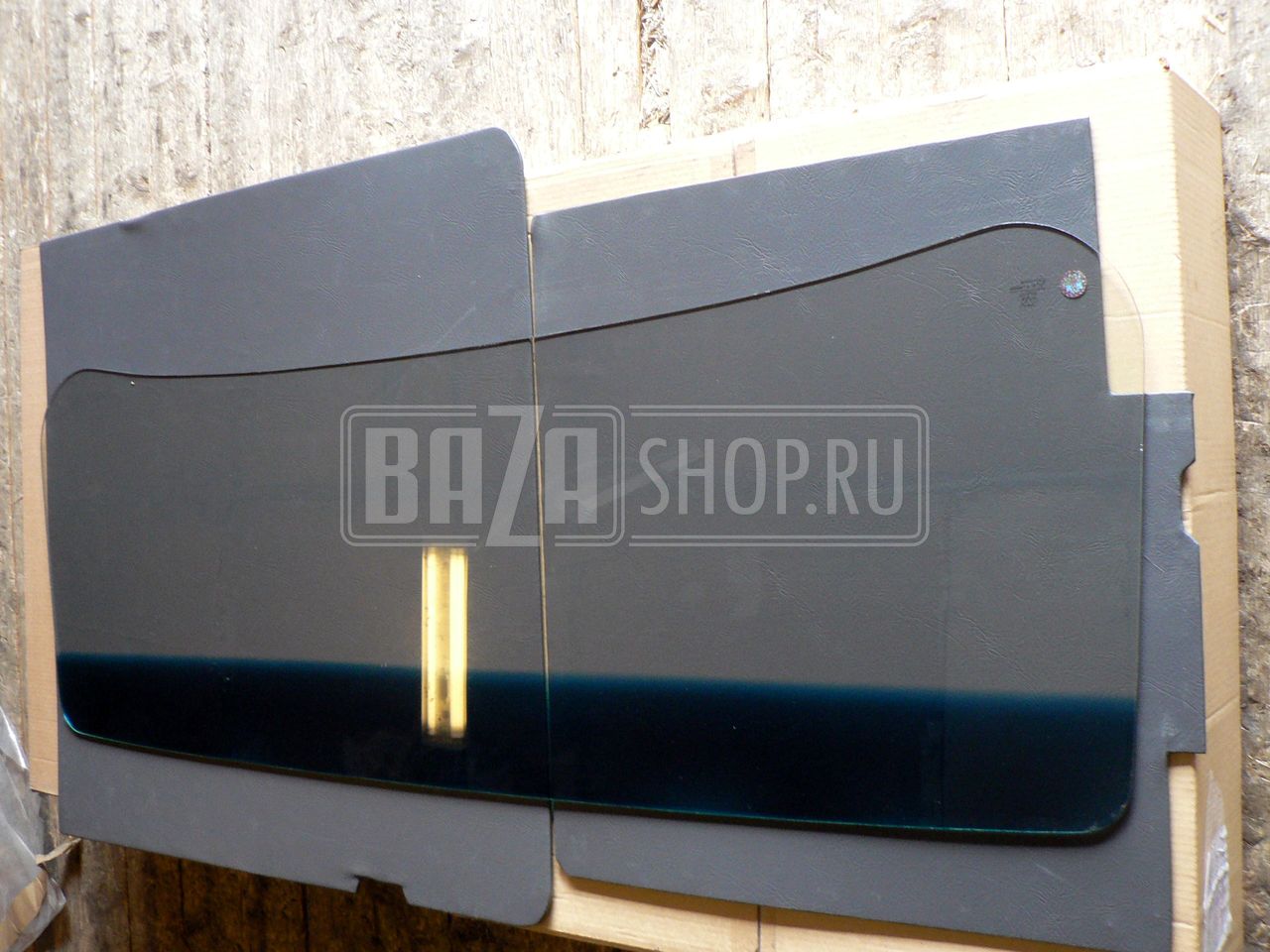 А/стекло УАЗ 469, HUNTER лобовое С ПОЛОСОЙ (ЗП) / 31514-5206010 (3151-5206010 с полосой)