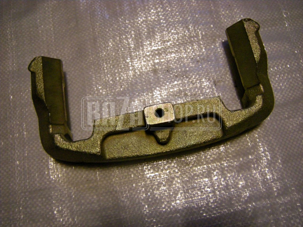 Скоба переднего тормоза (суппорта) УАЗ PATRIOT, SIMBIR, 3160 / 3160-3501060-92
