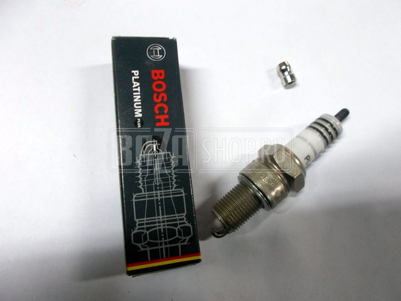 Свеча BOSCH Platinum+ УАЗ 409 дв., ГАЗ 405, 406 дв. 0.9 мм 1 ШТ. ** WR8DP / 0 242 229 555 (аналог 4062.3707000-02, зазор 0,9 мм) "BOSCH"